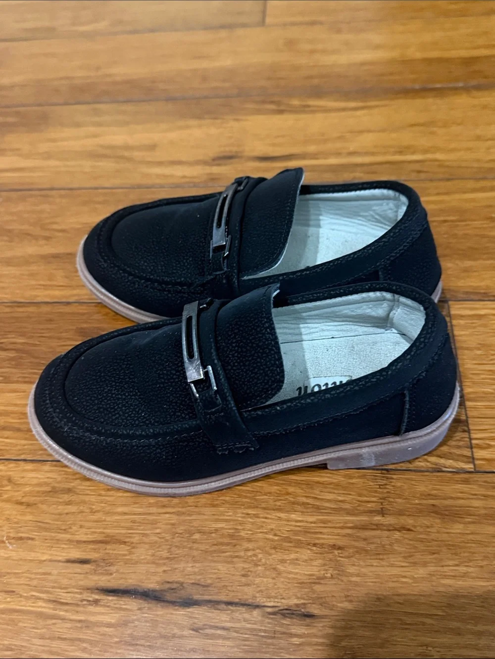 Kids Black Slip-On Dress Loafers size 11.5